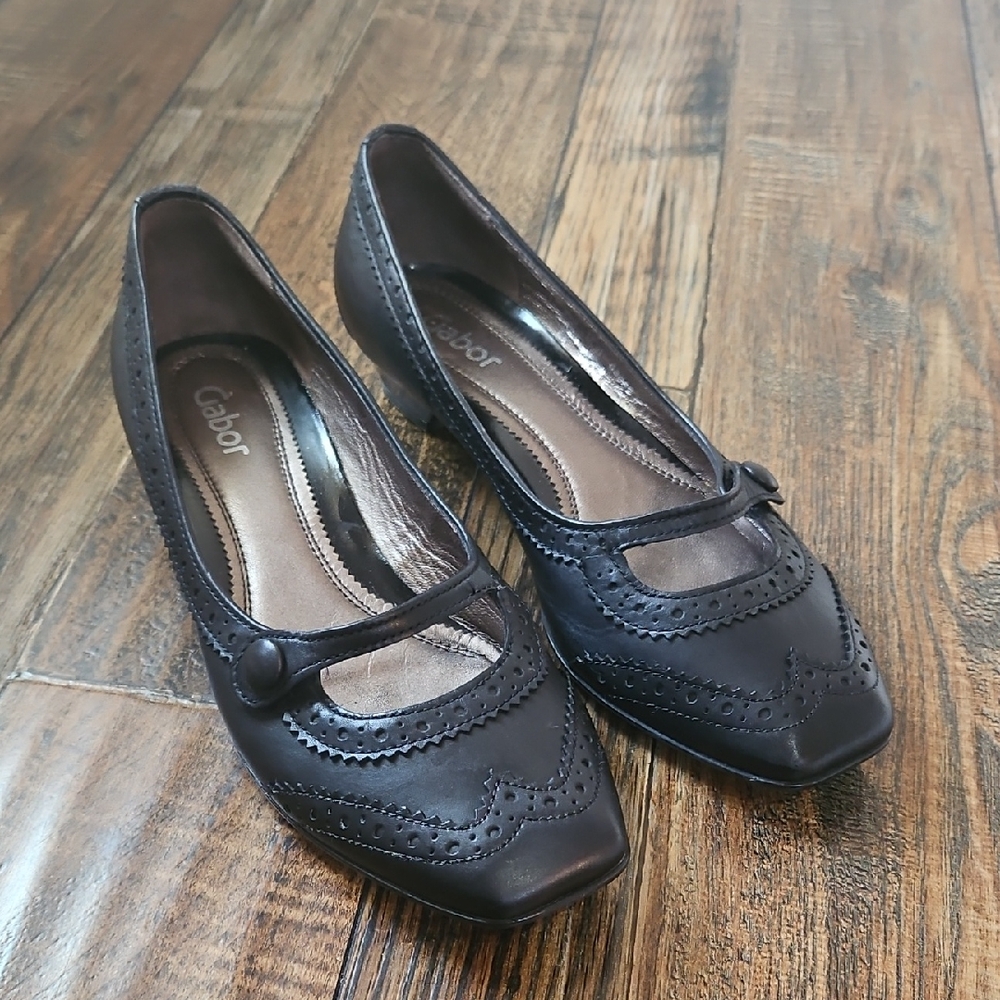 Gabor Women's Black Leather Flats with‎ Brogue Detail